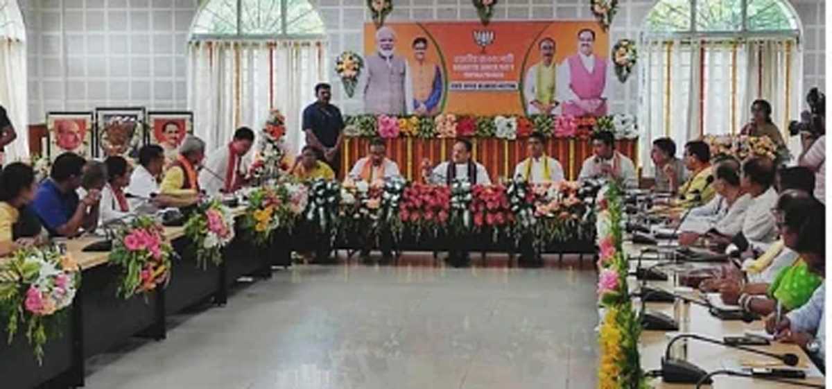 दो दिवसीय दौरे पर त्रिपुरा पहुंचे जेपी नड्डा दो दिवसीय दौरे पर त्रिपुरा पहुंचे जेपी नड्डा